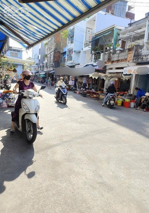 mặt tiền kinh doanh cực sung quận 11 giáp quận 10 - 4 tầng đúc - 5,3mx11m - tiện ở và kd