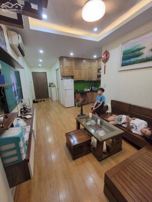 Chủ gửi bán căn hộ Ecohome Phúc Lợi 46m2 2pn1wc full đồ tầng cao giá 2,7 tỷ.