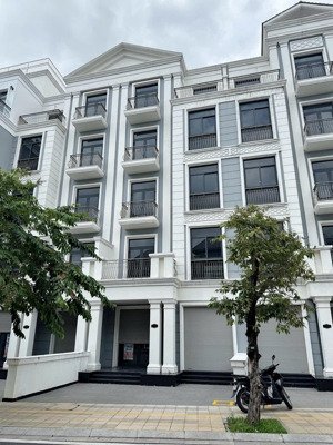 chính chủ bán gấp căn nhà phố v3 - 60 cách bến du thuyền chỉ 80m - giá bán cực tốt - đã có sổ hồng
