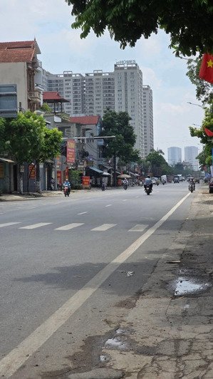 chính chủ cần bán 40 và 45m sát đường quốc lộ 32 , xã hoài đức , tp hà nội