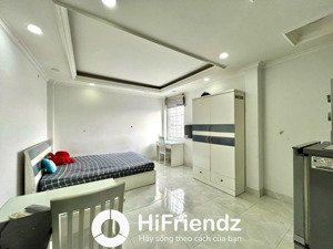 cho thuê căn hộ studio cửa sổ, full nội thất, hầm xe - thang máy, gần toà nhà viettell q10