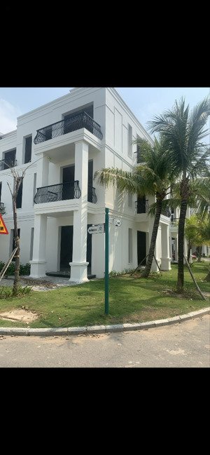 cần bán biệt thự gốc 2 mặt tiền trục chính đường b5, nhà 1 trệt 2 lầu 109,2m2 west lakes & villas