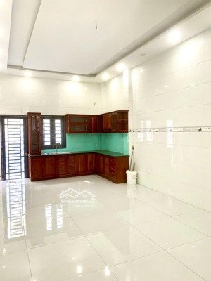 bán nhà hxh phú thọ hoà 4,2x16,3 m đúc 4 tấm giá 8 tỷ!