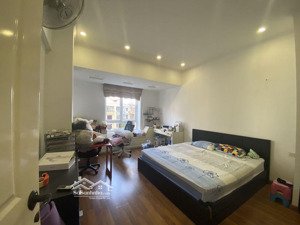 bán nhà phố âu cơ 80m2 ô tô vào tận nhà cách ô tô tránh 20m