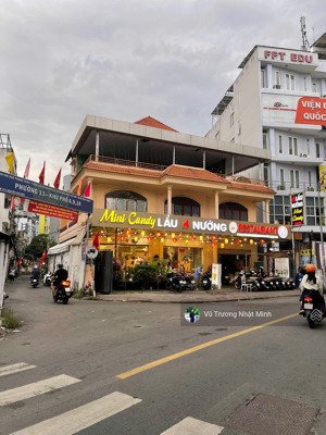 góc 2 mặt tiền nguyễn văn đậu, bình thạnh; dt 255m2 (15 x 15); 3 tầng; hđt 120tr/th; bán 35 tỷ