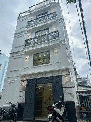 ngang lớn 8m nguyễn văn đậu, bt 8x6m lửng 3 tầng + sân thượng. 3 phòng ngủ 4 toilet. chỉ 7.8 tỷ tl