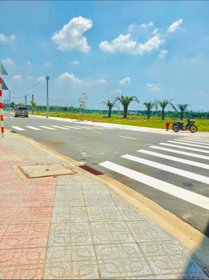 lô đất gần chợ bến cát giá chỉ 8xx triệu, shr, dân cư sẵn, ở & đầu tư được liền, lh 098549441