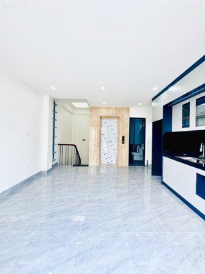 siêu phẩm lô góc nhà đẹp 5 tầng thang máy mặt ngõ to kinh doanh gần phố - cho thuê đỉnh cao