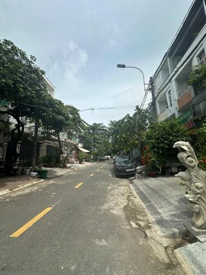 cần cho thuê nhà mặt tiền đường s5, p. tây thạnh, dt 5x20m 1 trệt 2 lầu. giá 30 triệu/tháng