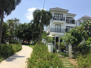 định cư nước ngoài cần bán gấp căn biệt thự khu compound nine south kiến á, giá chỉ 15.5 tỷ, 140m2