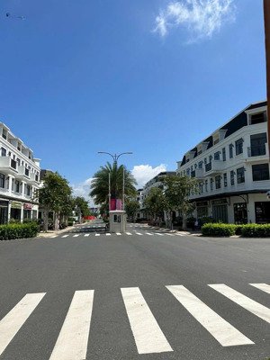 bán shophouse la vida vũng tàu, có sổ hồng, sát đường 3/2, diện tích lớn