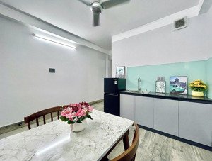 cho thuê căn hộ dịch vụ 1pn tách bếp ngay khu an ninh. chốt liền giảm tiền