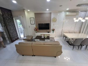 cho thuê nhà phố mega ruby full nội thất đẹp, xịn giá 35 triệu/tháng. liên hệ tấn giàu
