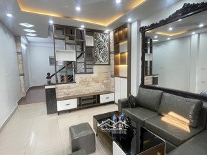 bán nhà - cổ linh - thạch bàn - 40m x4 tầng - ngõ nông, gần otto tránh - hơn 5 tỷ