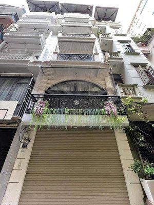 phân lô láng hạ-oto tránh- dtich:66mx6tầng-mt:4.8m-giá 28 tỷ-nhà đẹp ở luôn