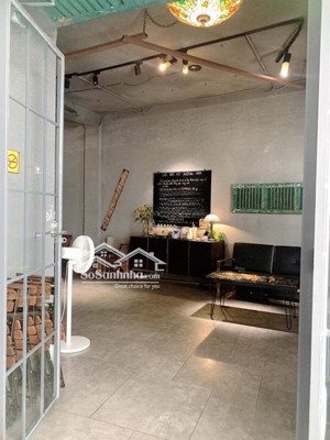 sát mặt tiền - huỳnh văn bánh 116m2 - 3 tầng chủ thuê lại 50tr/tháng - 17,5 tỷ