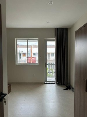cho thuê - giáp chủ : suncasa 1 - hoà phú - tp mới bình dương mới 100%