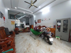 ngộp bank nhà 3 tầng mặt tiền đường tân chánh hiệp 26 phường tchq12 dt 150m2 (4,6/5,2x30) đường 8m