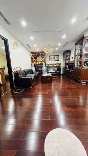 chủ nhà thiện chí gửi em bán căn hoa hậu 148m2 tầng cao ban công tây bắc chung cư hc golden city