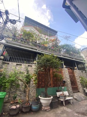 bán căn hộ dịch vụ hẻm đ.hồ đắc di, tân phú, 11m x 16m, nhà nát, giá 18 tỷ