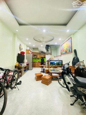 8 tỷ sở hữu nhà pháo đài láng, đống đa, ngõ thông, sổ nợ hậu - 35m2