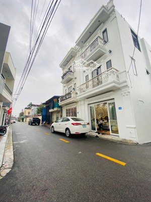 nhà mặt đường lô góc ngay sân golf an dương, hải phòng