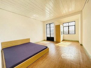 căn 2 phòng ngủ giá rẻ 85m2 ngay chợ hoàng hoa thám etown cộng hoà