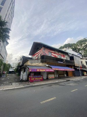 bán góc 2 mt ngô thời nhiệm q3 tuyến 2 chiều vỉa hè dt 23x16m sẵn gpxd hầm 7t 1300m2 giá 270 tỷ tl