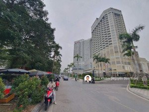 chủ thiện chí bán nhanh biệt thự tại vườn đào tây hồ, diện tích 368m, mt20m, giá hơn 200 chút ạ