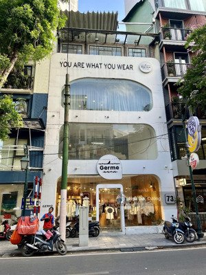 cho thuê nhà mặt phố cầu giấy, mt 8m, dt 80m2x3 tầng, siêu nhiều tiện ích và ưu đãi