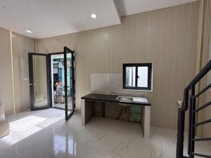 bán nhà mới 6x5 - sát hẻm xe hơi chỉ 30m - quận 7