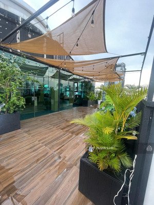 cho thuê sân thượng view thành phố cách mạng tháng 8, p. bến nghé, q.1 - ngày vòng xoay