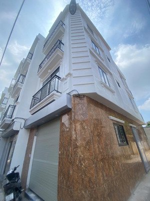 nhà 5 tầng rẻ nhất dương nôi-ngõ rộng-4 phòng ngủ cho thuê tốt-tầm tiền trên 5t thì căn này hoa hậu