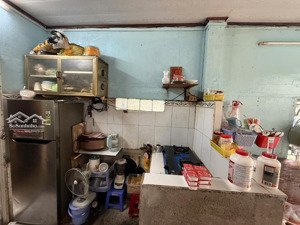 chủ gửi bán gấp căn nhà + 43m2 ngang 7m sát vách quận 1. 3 tầng 7pn 7wc