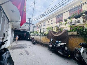 nhà đẹp ở ngay - ô tô 4 chỗ đỗ cửa - ngõ thông - trung tâm phùng khoang - view trường học