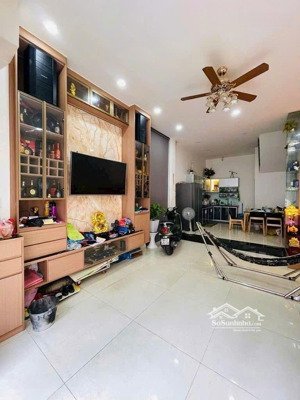 bán nhà phố hxh, cạnh vincom q. 7, ngang 5m, 5l, 8.7tỷ