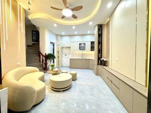 siêu phẩm lô góc 2 thoáng - 5 tầng thang máy - sát hồ văn chương - giá chỉ nhỉnh 9 tỷ