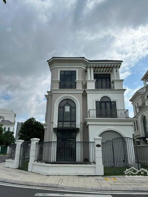 còn lại duy nhất 1 căn biệt thự đơn lập view sông 252m2 đã có sổ đang giao dịch 41.2tỷ btp tại vhgp