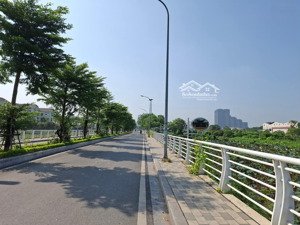 lõi tây hồ, sát trịnh công sơn, ô tô đỗ cổng, thoáng trước sau, xách vali về ở, 37m2, nhỉnh 10 tỷ