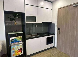 studio full nội thất mới, phân khu sa1 sakura, giá: 7tr/1 tháng, lh: zalo)