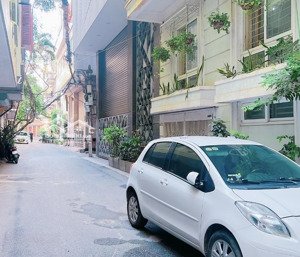 ** vip nhất đống đa** bán nhà trần quang diệu - phân lô - ô tô- xây mới 7 tầng thang máy- kd- vp