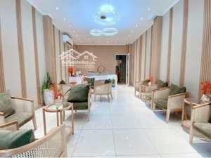 siêu phẩm mt âu cơ đối diện cc oriental, dt:4.2 x26, 3 lầu giá 19.5 tỷ tl