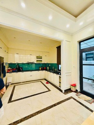 [bán gấp] liền kề pari vinhomes xi măng hải phòng full nội thất