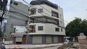 cho thuê cửa hàng tại long biên, 2 mặt tiền, vỉa hè siêu rộng, đối diện trường cấp 2