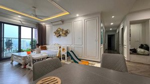 chính chủ bán căn hoa hậu 138m2 đẹp nhất dự án. tầng trung, căn góc, full nội thất. 3pn-2vs.