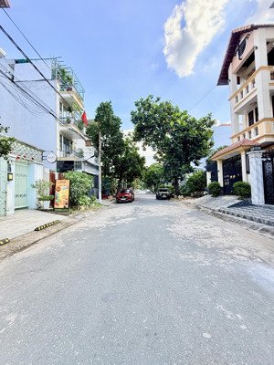 gấp - mặt tiền 4 tầng khu ven sông p. hiệp bình chánh ngang 6m gồm 8 phòng lớn thích hợp làm chdv