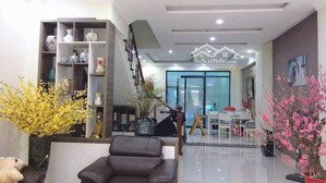 cho thuê liền kề 4 tầng kđt văn khê, hà đông hoàn thiện full đồ giá 18 triệu/tháng.lh 