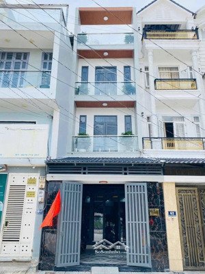 nhà mặt tiền đường tx43 kinh doanh đa ngành nghề
nhà mới đẹp vào ở liền, dt 4*17 đúc 2 lầu