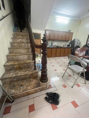 1 nhà ra phố - lô góc - lõi ba đình - vô cùng hiếm - cách phố 10m - bãi gửi ôtô ngày đêm trước nhà