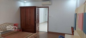 chính chủ cần bán gấp căn nhà mặt tiền chợ vải tân bình. ngang 5mx25m.